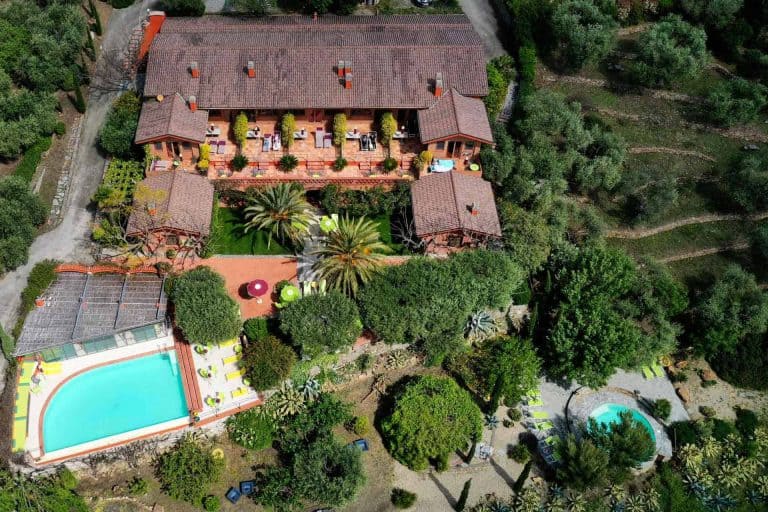 Vista dall'alto dell' Agriturismo Relais San Damian, Imperia, Liguria, Italia
